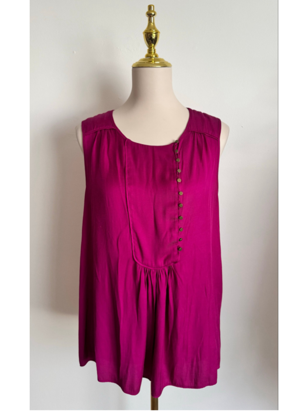 Women's Hawthorn Sleeveless Blouse Magenta Size L